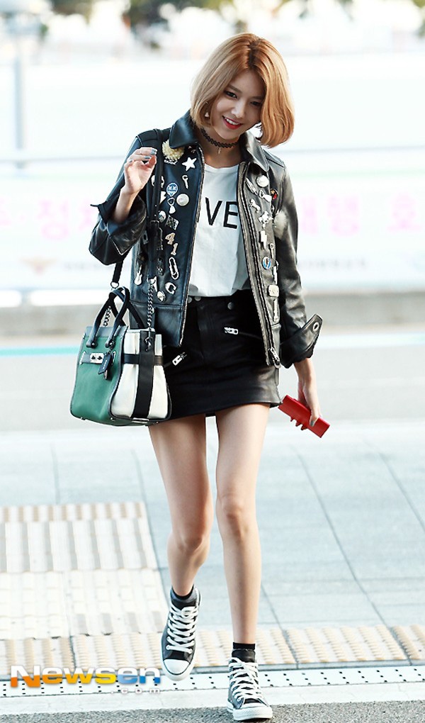 Mặc trời rét căm căm, Sao Hàn vẫn quyết khoe cơ thể - 8