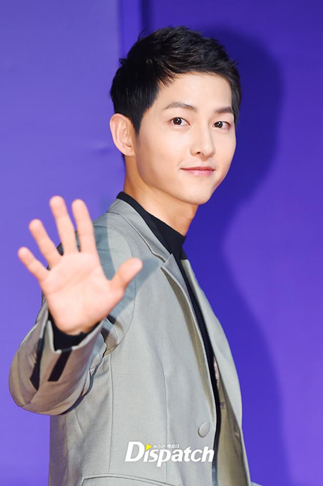 Có tin Song Hye Kyo bí mật đến MAMA nhưng Song Joong Ki lại một mình đi thảm đỏ - 2