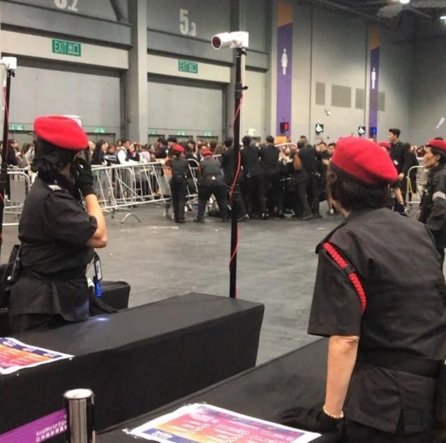 Có tin Song Hye Kyo bí mật đến MAMA nhưng Song Joong Ki lại một mình đi thảm đỏ - 13