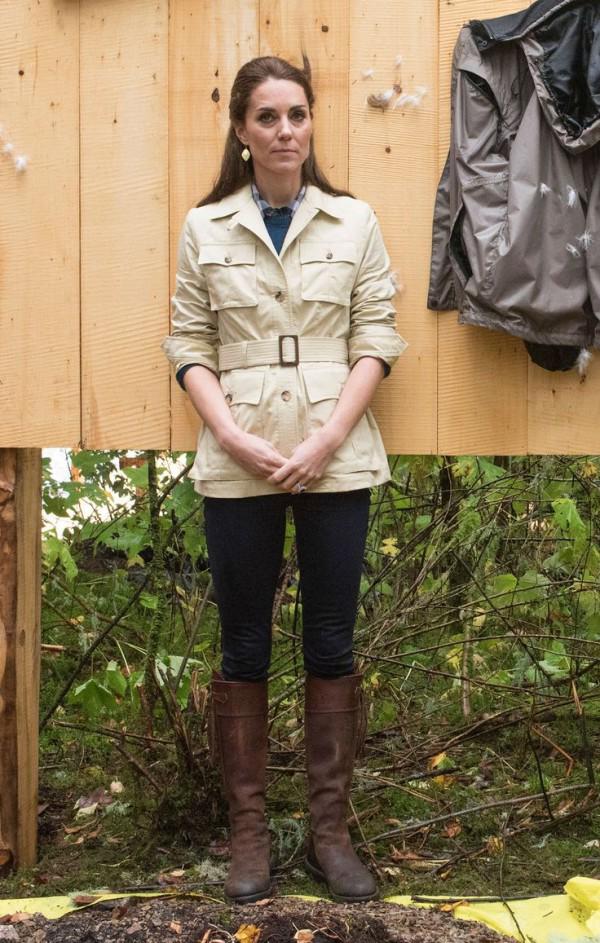 Đây chính là món đồ bình dân khiến Công nương Kate Middleton amp;#34;mê đắmamp;#34; trong suốt 13 năm. - 6