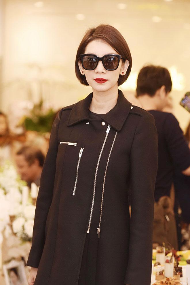 Hồ Ngọc Hà “trốn” Kim Lý hội ngộ dàn sao khủng tại Hà Nội - 15