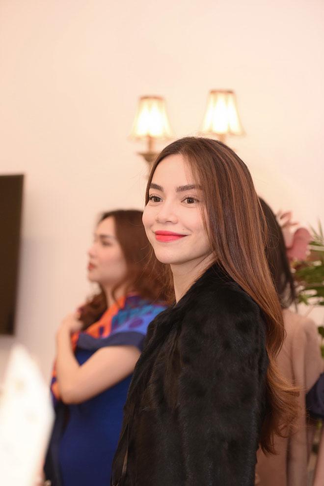 Hồ Ngọc Hà “trốn” Kim Lý hội ngộ dàn sao khủng tại Hà Nội - 2