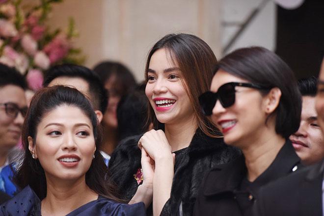 Hồ Ngọc Hà “trốn” Kim Lý hội ngộ dàn sao khủng tại Hà Nội - 5