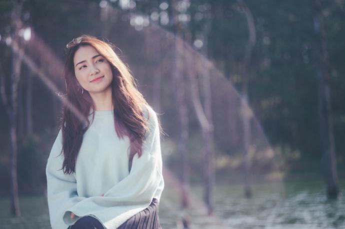 Hoà Minzy úp mở hình bạn trai mới cùng trạng thái amp;#34;nhớ nhung đến phát điênamp;#34; - 3