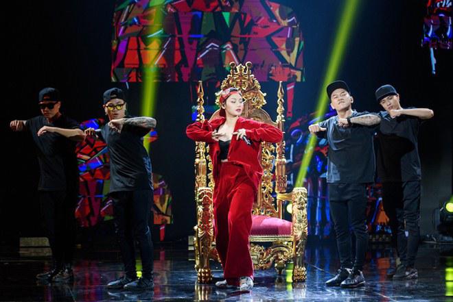 Miu Lê ngồi chồm hỗm trên ghế hát amp;#39;đá xoáyamp;#39; Dương Cầm sau cuộc amp;#39;khẩu chiếnamp;#39; - 5