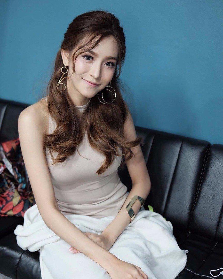 Nhìn người phụ nữ này, ai ngờ cô từng có thời bị bạn bè xa lánh vì xấu amp;#34;thảm hoạamp;#34; - 6