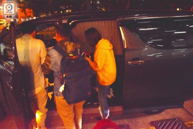 Sau 5 lần 7 lượt đau khổ vì tình, Chung Hân Đồng được bạn trai amp;#34;nâng như nâng trứngamp;#34; - 5