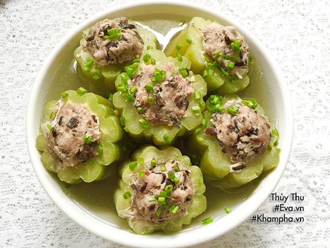 Tai heo cuộn, canh khổ qua nhồi thịt hấp dẫn cho bữa chiều - 5