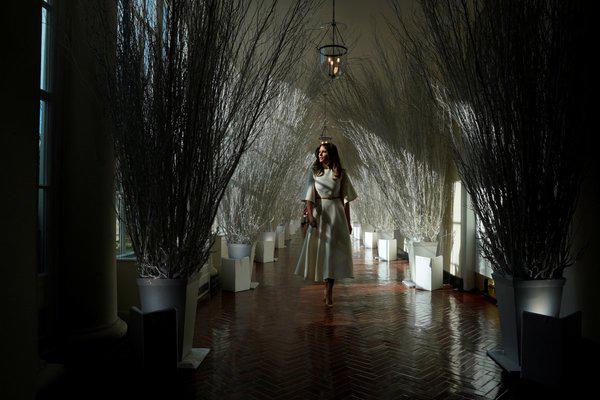 nha trang long lay dip noel duoi ban tay trang tri cua phu nhan melania trump - 12