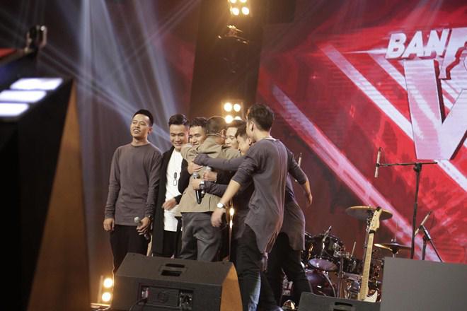 Xuân Bắc khiến Mỹ Linh amp;#39;khó chịuamp;#39; khi đứng chen giữa dàn trai đẹp - 4