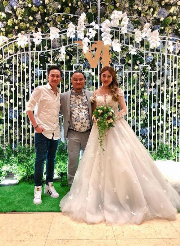 Trấn Thành cùng Kiều Minh Tuấn và Cát Phượng đến chúc mừng đám cưới Vinh Râu - 6