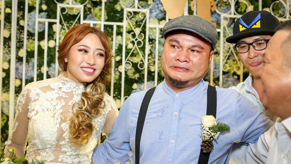 Trấn Thành cùng Kiều Minh Tuấn và Cát Phượng đến chúc mừng đám cưới Vinh Râu - 7