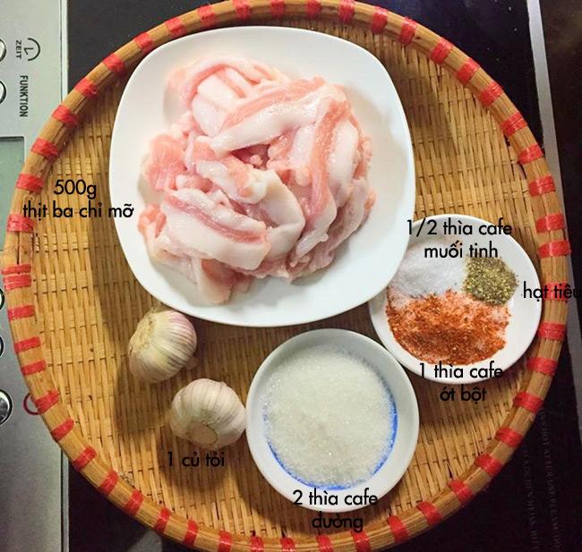 Tóp mỡ rang muối ớt kiểu này vừa rẻ lại vừa ngon ăn hoài chẳng chán - 1