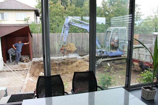 tu xay be boi thien nhien tuyet dep, ba bo con khien hang xom "phat ghen" - 3