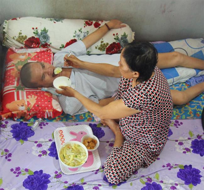 Chuyện tình muộn màng của người phụ nữ nên duyên vợ chồng từ cốc trà đá - 3
