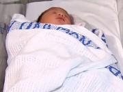 Bà bầu - Mẹ 5 con tự đẻ trong phòng tắm, chồng đóng cửa ngủ phòng kế bên không hề biết