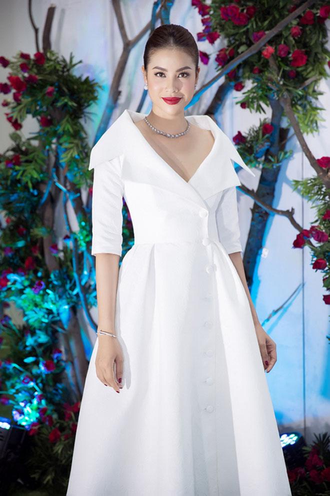 Muốn thành công chúa, hãy học Phạm Hương! - 2