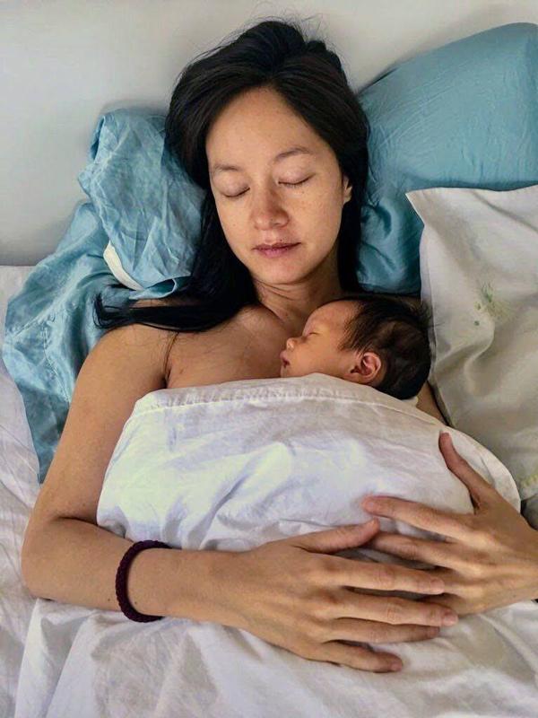 Sau sinh 2 tháng, nữ MC thốt lên: amp;#34;Tôi đã sai khi nghĩ cho con bú là chuyện đơn giản!amp;#34; - 2