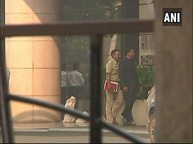 Ngôi sao 24/7: Sao nữ Ấn Độ livestream bị quấy rối 2 tiếng trên máy bay không ai giúp đỡ - 3