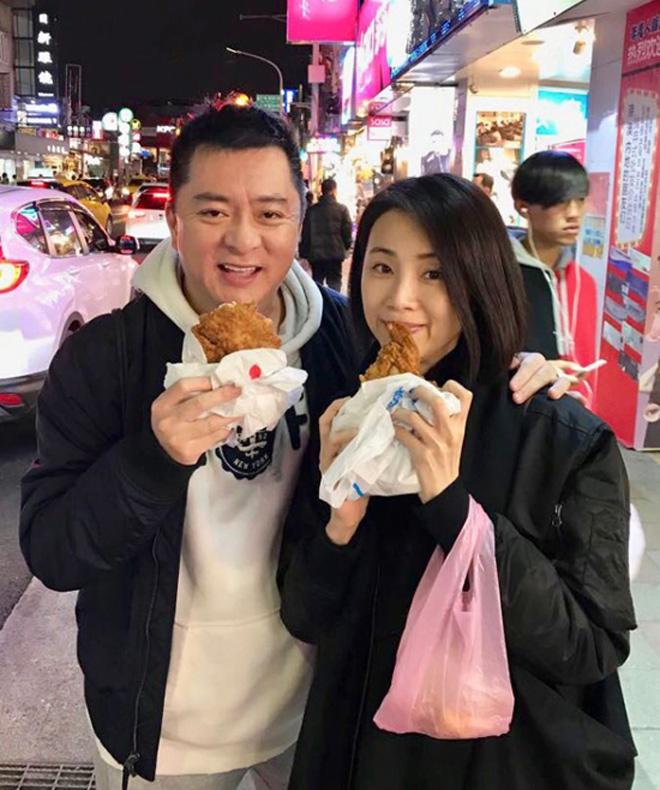 Ngôi sao 24/7: Sao nữ Ấn Độ livestream bị quấy rối 2 tiếng trên máy bay không ai giúp đỡ - 4