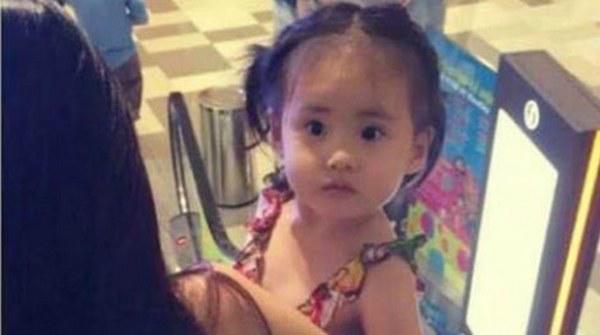 Thuỷ Tiên lần đầu tiên để con gái lộ diện, bật mí lý do giấu mặt con - 1