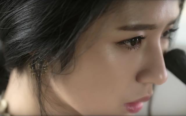 Truyện dài kỳ: Người đàn bà không khóc (Phần 1) - 1