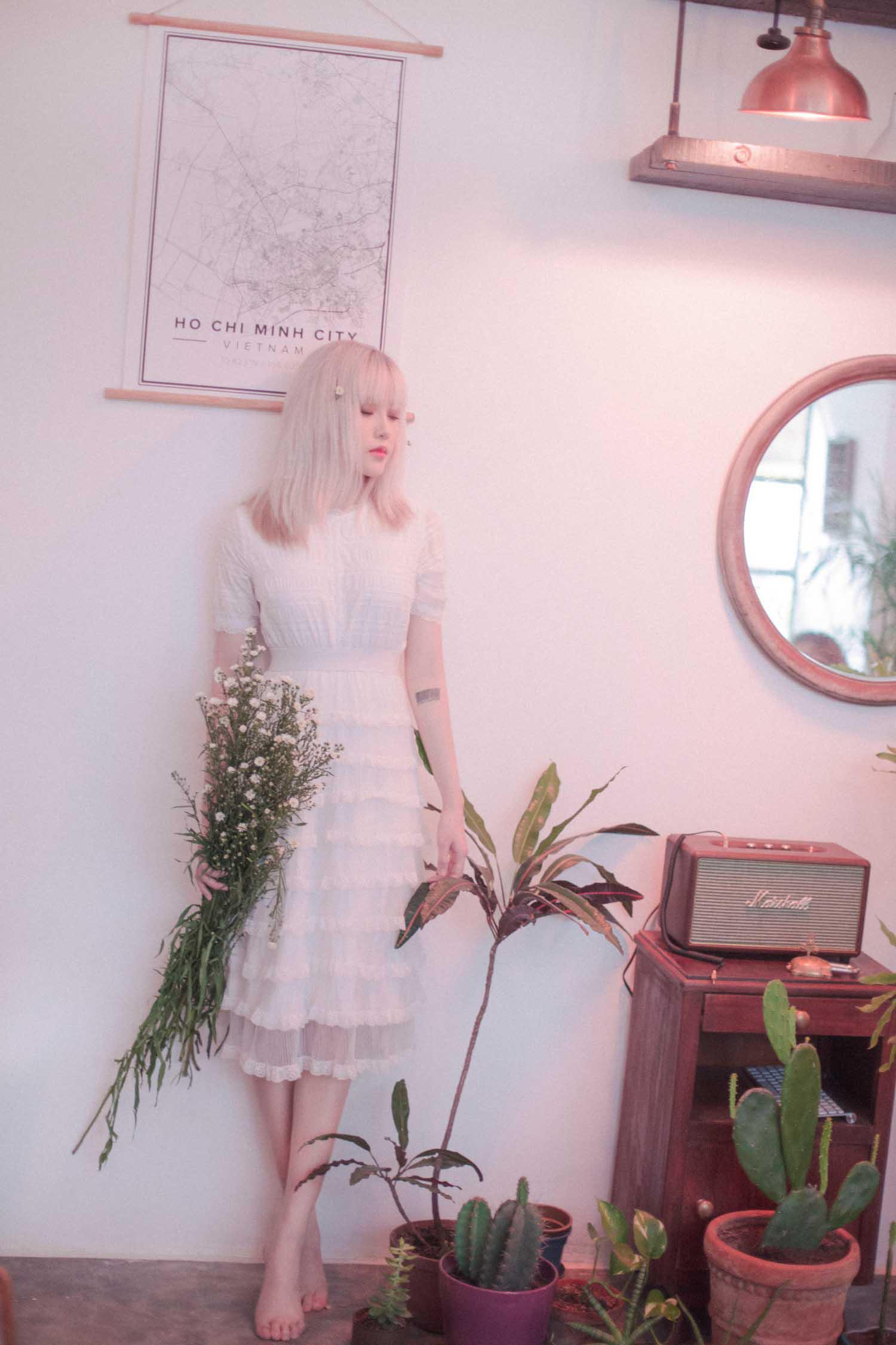 Thiều Bảo Trâm khoe hình ảnh nữ tính trong MV mới - 2