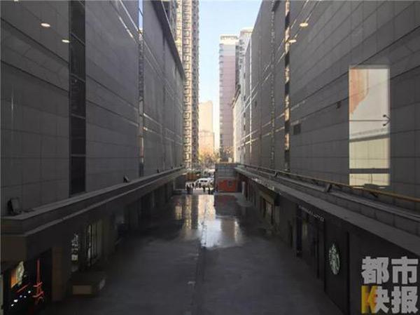 Đỡ người nhảy lầu từ tầng 11, nhân viên bảo vệ chết thảm vì nạn nhân rơi trúng người - 1