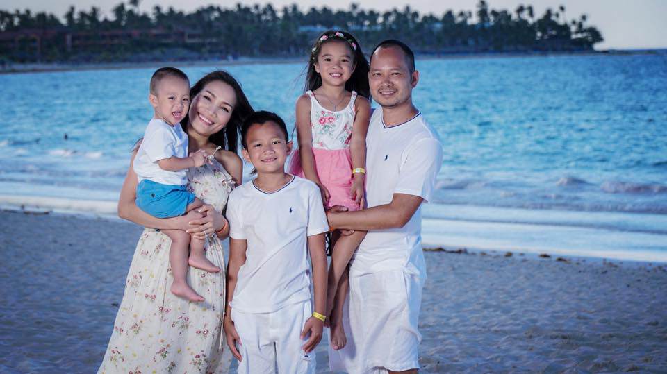 nha vuon rong rai tran ngap khong khi giang sinh cua ca si hong ngoc tai my - 13