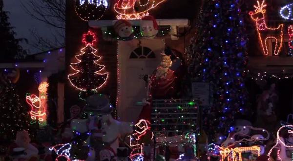 dua dai hang xom, gia dinh suot 16 nam “bien” nha thanh khu vui choi giang sinh tuyet dep - 15