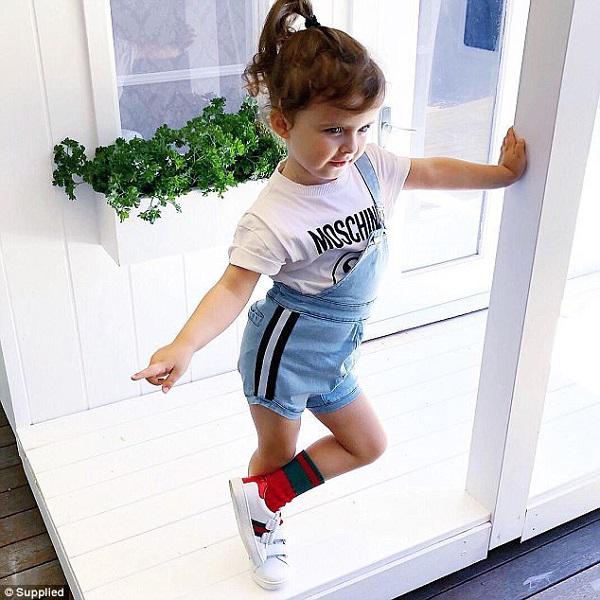 ngo ngang “lau dai mini” hon tram trieu sang chanh cua co be chua tron…3 tuoi - 1