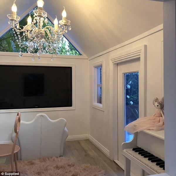 ngo ngang “lau dai mini” hon tram trieu sang chanh cua co be chua tron…3 tuoi - 12