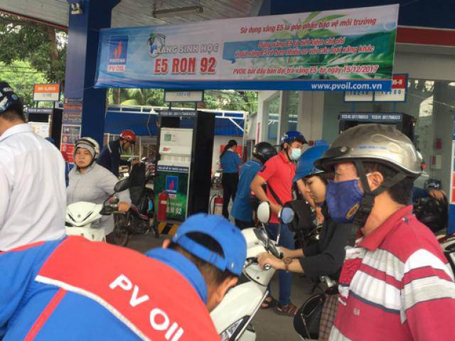 Hàng trăm cây xăng ở TP HCM đã ngừng bán xăng A92