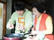 Xem & Đọc - Ngày Không Còn Mẹ - Đừng khóc, hãy cười thật tươi và vẫy tay chào mẹ nhé, con yêu!