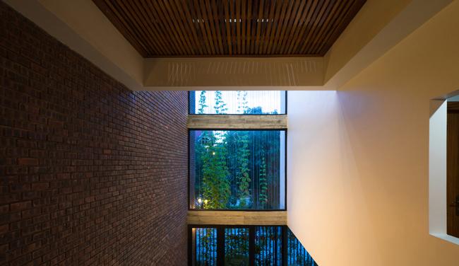 can biet thu “doc nhat thanh vinh” noi ban bat tren bao my - 2