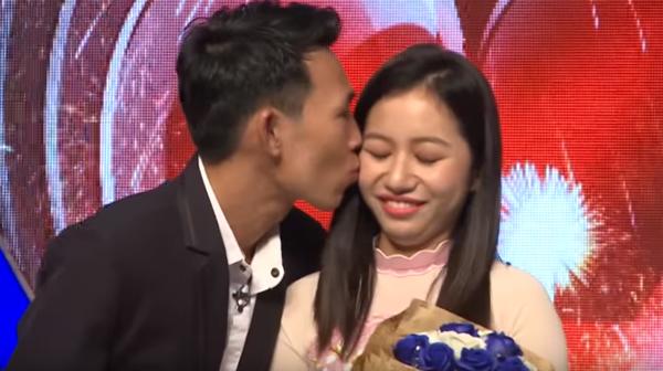 Anh chàng khó tính không tặng quà to cho bạn gái vì sợ amp;#34;phíamp;#34; vẫn được bấm nút hẹn hò - 7