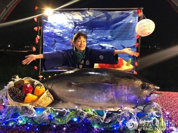 Đám cưới amp;#34;khủngamp;#34; dịp cuối năm: Chi gần 3 tỷ đồng, bày 600 mâm cỗ giữa đường quốc lộ - 8