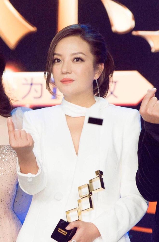 Triệu Vy, Phạm Băng Băng ngơ ngác trước trào lưu amp;#34;bắn timamp;#34; nổi tiếng cả năm 2017 - 4