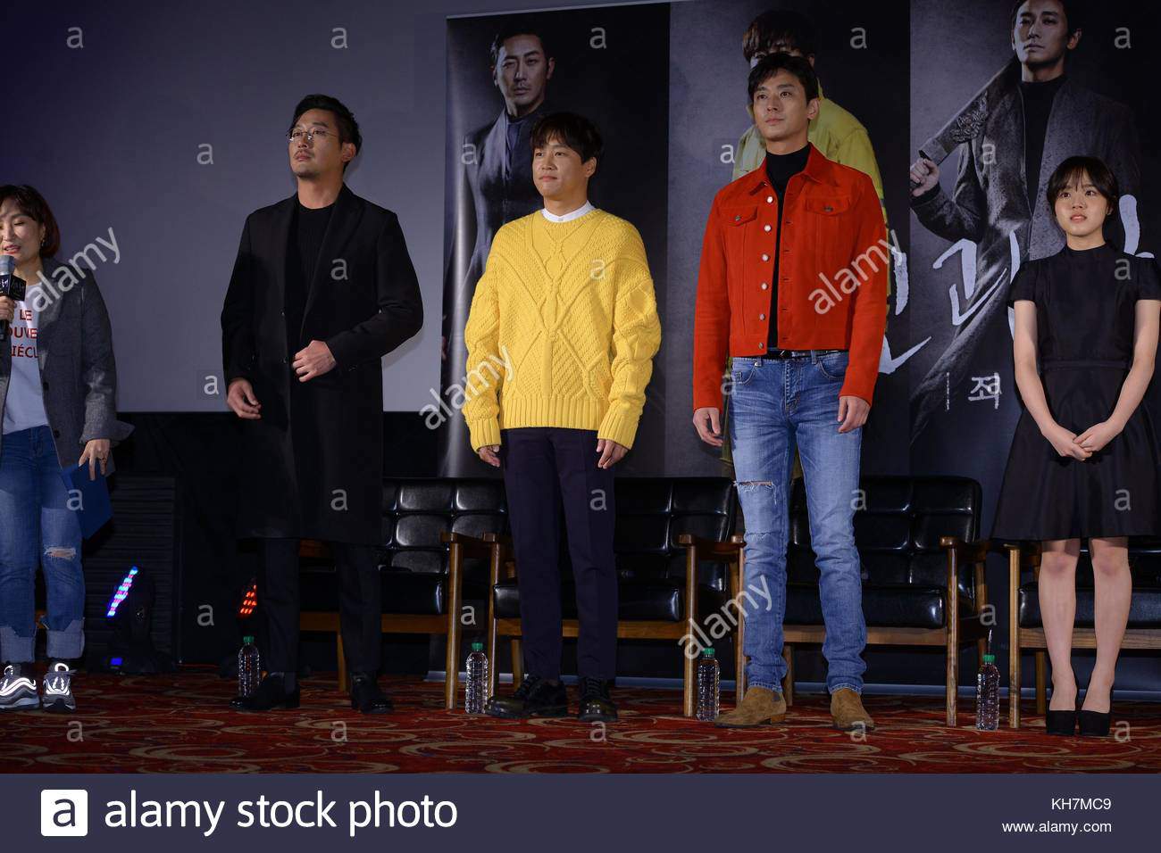 Bắt gặp Song Joong Ki amp;#34;trốnamp;#34; Song Hye Kyo đi xem phim với người tình màn ảnh Park Bo Young - 6