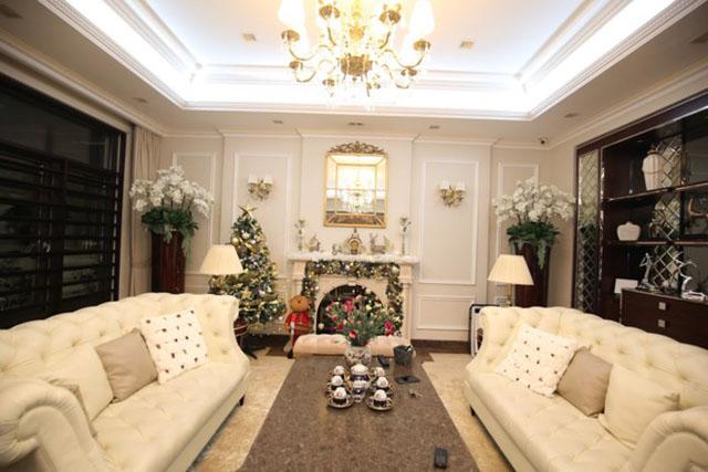 cac gia dinh viet no nuc trang tri nha ruc ro don giang sinh 2017 - 15