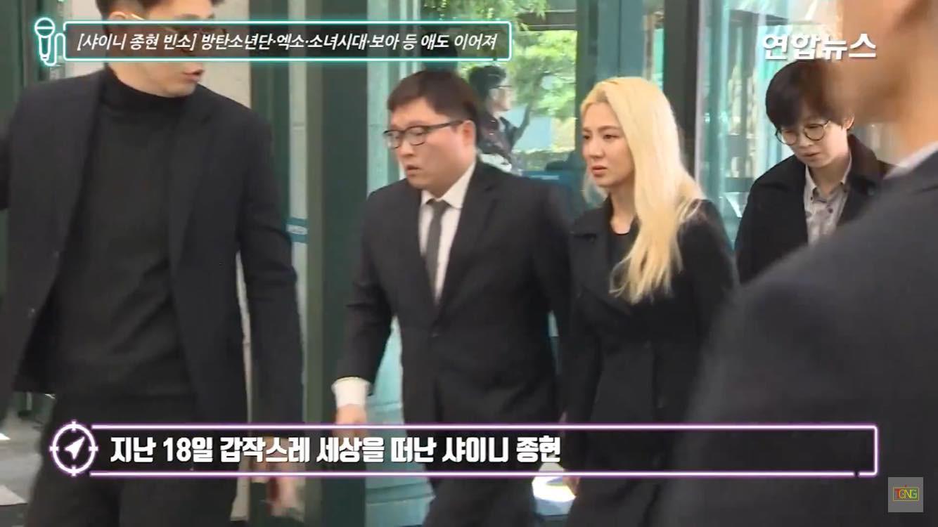 Di ảnh Jonghyun SHINee cười trong nhà tang lễ khiến tất cả mọi người bật khóc - 6