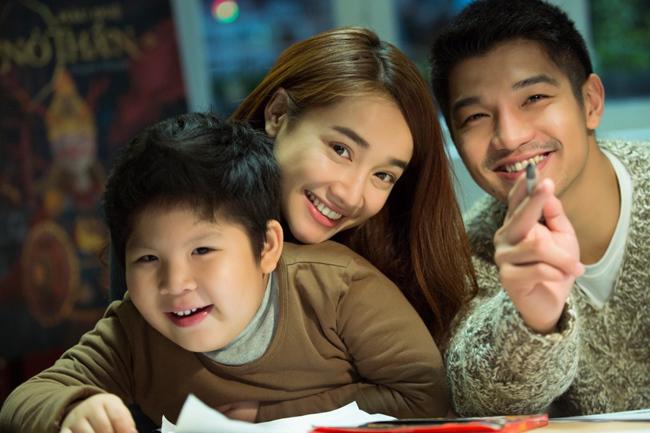 Nhã Phương amp;#34;lẻ bóngamp;#34; đến ra mắt phim, né tránh khi được hỏi về Trường Giang - 13