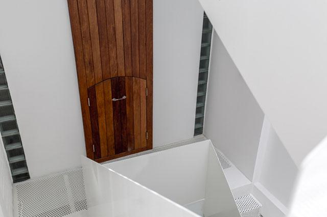 nam tit trong ngo nho o thu do, can nha ong van dep, sang, dang hoc hoi - 12