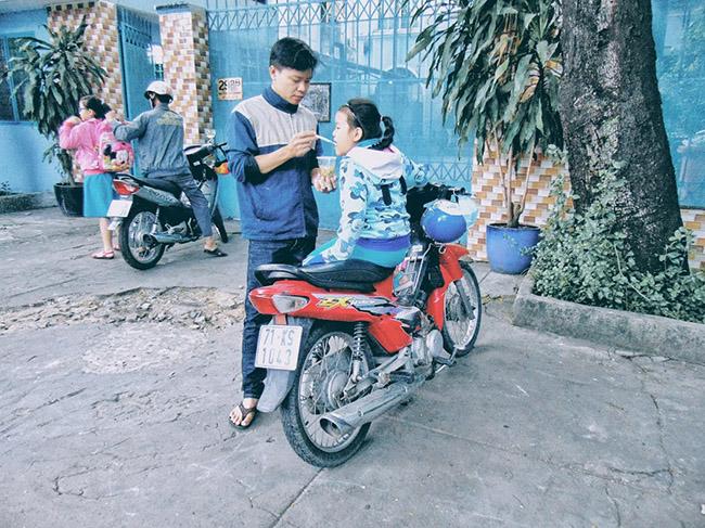 Sài Gòn lạnh như mùa đông Hà Nội, người dân mặc áo ấm, quàng khăn kín mít ra đường - 9