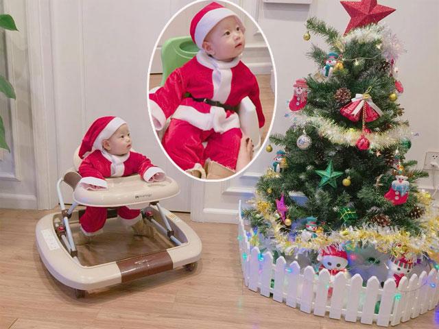Con trai Việt Anh hoá thân thành ông già Noel nhỏ nhất thế giới