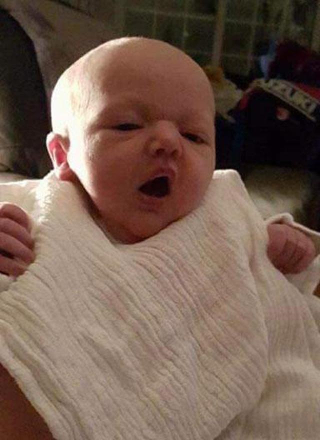 Thử thai âm tính, mẹ bất ngờ sinh con trong nhà vệ sinh nhưng con chỉ sống được 16 ngày - 2