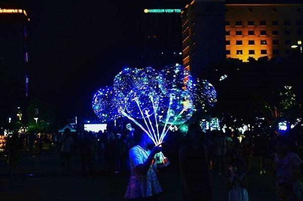 Chuyên gia cảnh báo nguy hiểm rình rập trẻ từ loại bóng bay galaxy đang sốt trên thị trường - 2