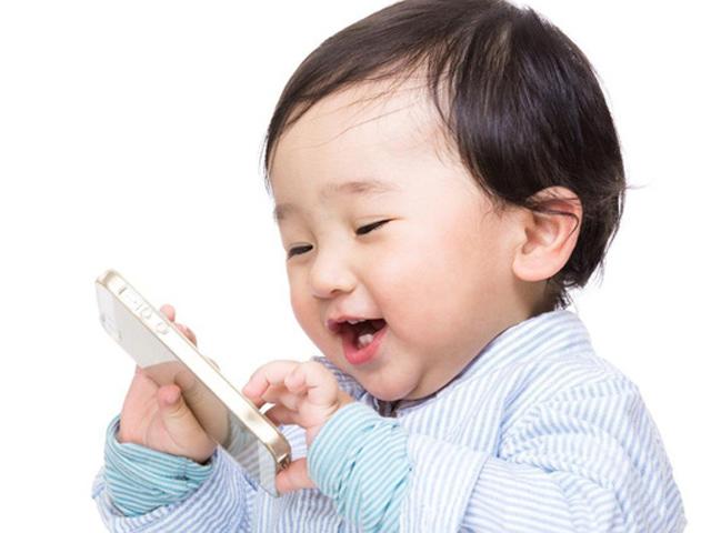 Sóng điện thoại có ảnh hưởng đến trẻ sơ sinh không?