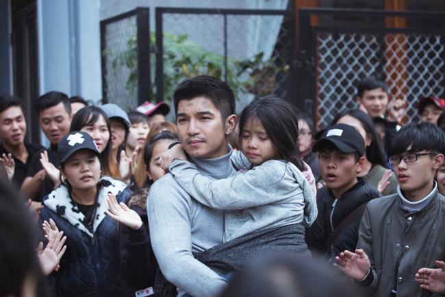 Chuyện amp;#34;anh hùng thị xãamp;#34; của Lôi Báo: Mới mẻ nhưng chưa đủ thuyết phục - 6