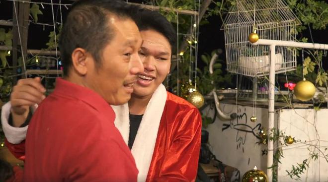 Phương Vy amp;#34;lấy nước mắtamp;#34; khán giả bằng món quà Giáng sinh amp;#34;có một không haiamp;#34; tặng bố - 2